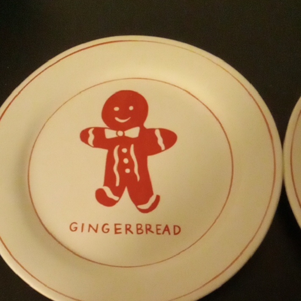 Molly Hatch Set of 2 Gingerbread Plates